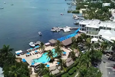 Image de Last Min Deal! Fl Keys Jimmy Johnson's Beach, Pool, Bar, Restaurant July 7 - 14