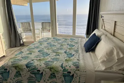 Image de #504, Direct Ocean Front great ocean view  2br, 2king Beds, Sleeps 4, 20# Dog,
