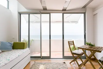 Image de Sunset Bliss - Breathtaking Beach Apartment