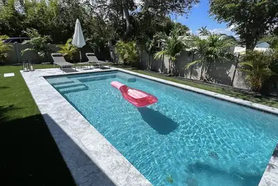 Image de Modern  Relaxing Zen ~ 5 ★  New pool, HotTub, Magic Garden!
