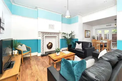 Image de Oakhill House Summary