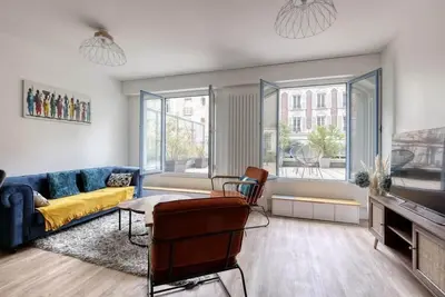 Image de Branded New 4 Bdrs Flat - Huge Terrace - Prime Loc
