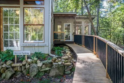 Image de Charming Handmade Retreat — 15 mins to Chapel Hill