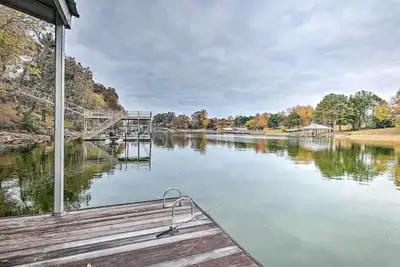 Image de Spacious Lakefront Retreat w/ Hot Tub + Dock!