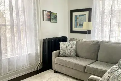 Image de Mint Vintage 2 bed apt Walk to the locks Sault Usa