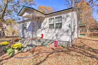 Image de Remodeled Harrison Retreat < 6 Mi to Town!