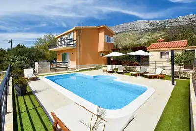 Holiday Home Flamina with Pool