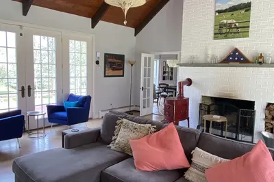 Image de Stunning Summer Berkshires Retreat with Beautiful Heated Swimming Pool