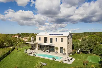 Image de Astounding Istra Villa | 4 Bedrooms | Villa Mediterranean Influence | Private Pool & Mini Golf Course