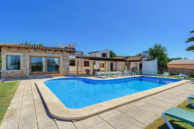 Image de Traditional Alcudia Villa | Ca Na Xaneta | 5 Bedrooms | Located Midway Between Alcudia Old Town & Port Alcudia