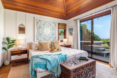 Image de 🌺 Aolani Coffee Cottage | Private Hot Tub + Ocean Views Ac