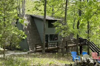Image de Updated Innsbrook lakefront A-Frame, ready for you for holiday fun and relaxing.