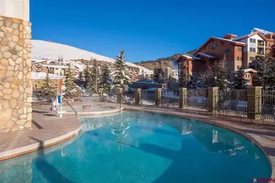 Image de Studio #512 @ Fantastic Location, Pool, Hot Tub!