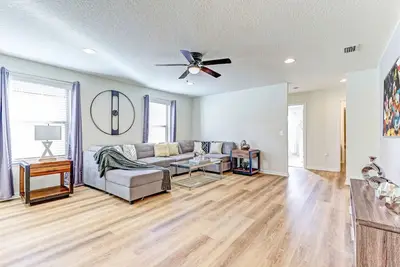 Image de Spacious Family Villa | Pool • Parking • Near Disney World