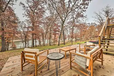 Image de Lakefront Rogers Getaway w\/ Hot Tub & Deck!