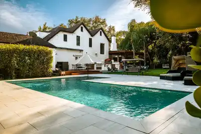 Image de 6br King Bed, Pool with Huge Yard