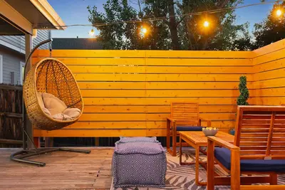 Image de Modern, Dog Friendly Home Near Downtown & Red Rocks w\/ Big Backyard & Fire Pit