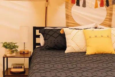 Image de Yellowstone Luxury Family Bell Tent Sleeps 5