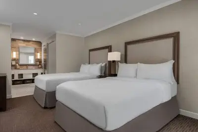 Image de Golf in Napa Valley Resort! 3 Relaxing Suites, Onsite Golf Course, Free Parking!