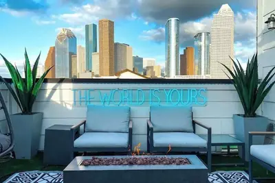 Image de Urban Jungle Retreat in the Htx Skyline