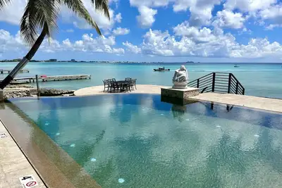 Image de Seven Mile View #4: 2 Bedroom Oceanfront Condo w\/ Pool