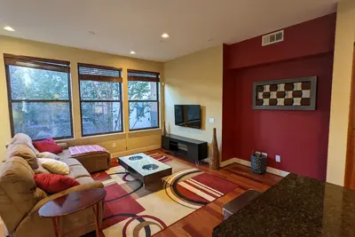 Image de 3 bed, 3 bath modern townhome in San Francisco Bay Area