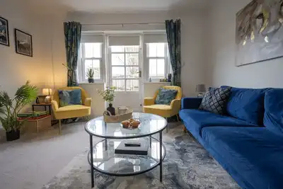 Image de Stylish city 4-Bed house with Garden & Parking