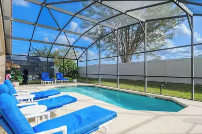 Image de ⭐Modern & Luxurious 4 Bed Home | Gated Resort | South Facing Pool | Mins to Wdw⭐