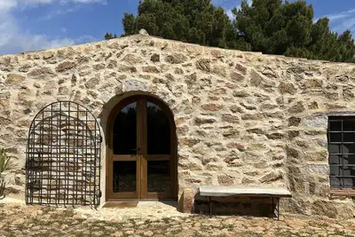 Image de Propriété de charme, maison de caractère avec jardin méditérannéen, proche mer
