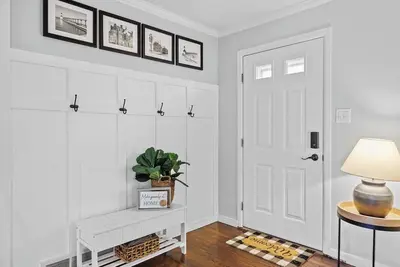 Image de Charming 3 Bedroom /2 Bath Michigan City Home