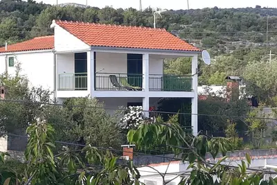 Image de Apartmani LuluFamily accomodation in a quiet fishing village.