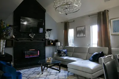 Image de The Black and White House