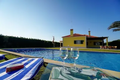 Maison de vacances 'Rocha's House' avec piscine privée, terrasse privée et Wi-Fi