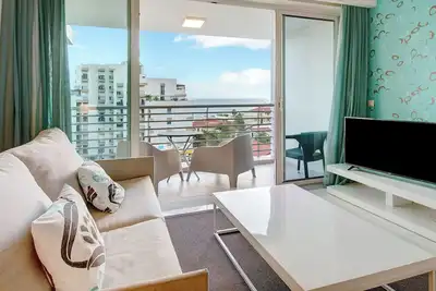 Image de Appartement de vacances \"Dfm Happy Days C\" avec vue sur la mer, balcon et Wi-Fi.