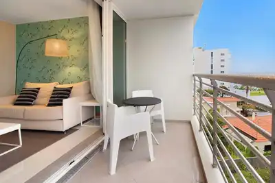 Image de Appartement de vacances \"Dfm Happy Days B\" avec vue sur la mer, balcon et Wi-Fi.