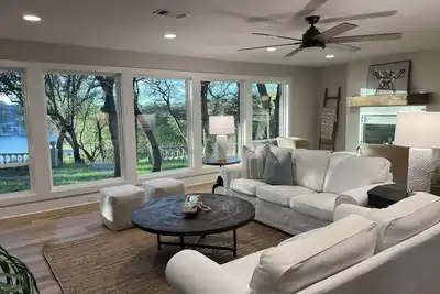 Image de Lakefront farmhouse. Private dock. Gated 2+ ac. Eagle Mtn Lake, Fort Worth, Tx