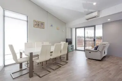 Image de Waverley apartment F-two bedrooms, wifi available