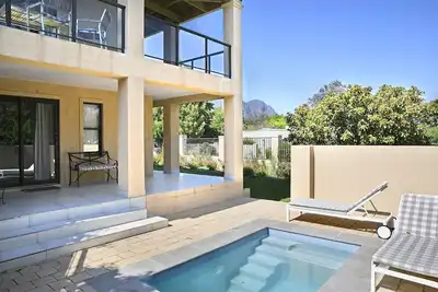Image de Small Wonder Villa with lovely mountain view and walking distance to restaurants