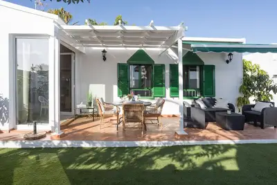 Image de Luxury Bungalow - Private Terrace - Pool - AirCon