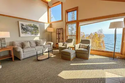 Image de Poplar River Condos 502 - Lakeside Condo with Loft - Lutsen, Mn