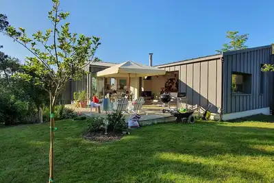 Image de Villa d'architecte à Morgat, dans le bois du Kador