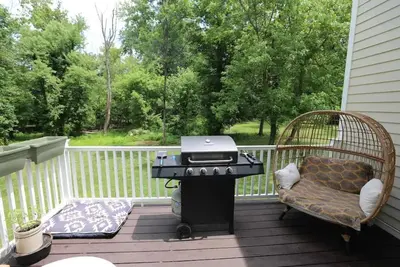 Image de Creekside 2 bedroom house on 2 forested acres