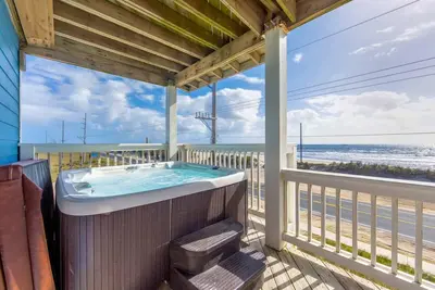 Image de Summer Savings - Oceanfront Dog Friendly with Pool, Elevator, Hot Tub, Game Room
