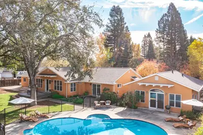 Image de 5bd/4ba w/ Poolside Guest House - near Healdsburg