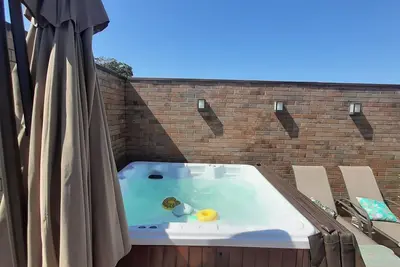 Image de Penthouse with private Jacuzzi in Riviera de São Lourenço condominium Ilha Verde