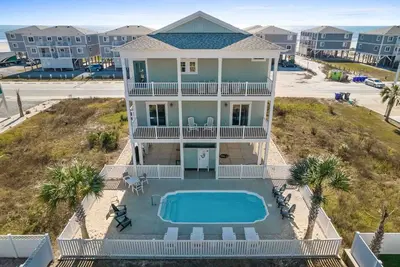 Image de Beers and Sunshine at Ocean Isle Beach, Heated pool, elevator, across from beach access