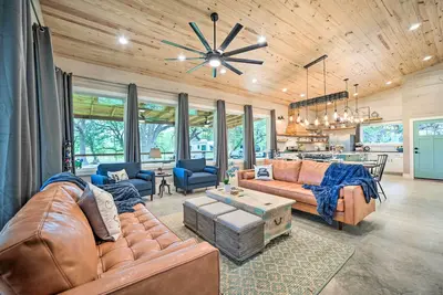 Image de Stunning Blanco Home w\/ Direct River Access!