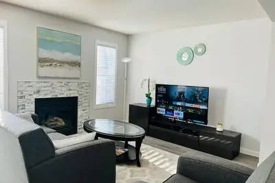 Image de Stunning 3 bedrooms house with Ac near Spruce Meadows.