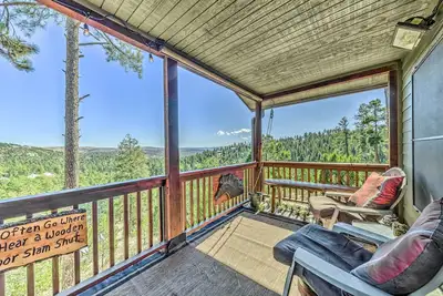 Image de Cozy & Modern Ruidoso Cabin w/ Stellar Views!