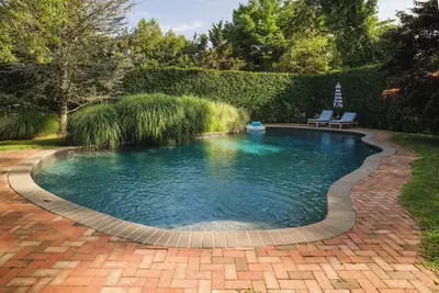 Image de Ideal for 2 families, private, pool, close to beaches and marina Sleeps 12